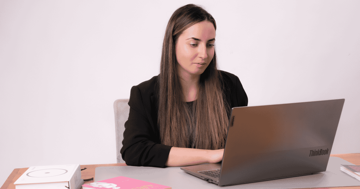 Izabella Lukacs - Copywriter, content writer, SEO